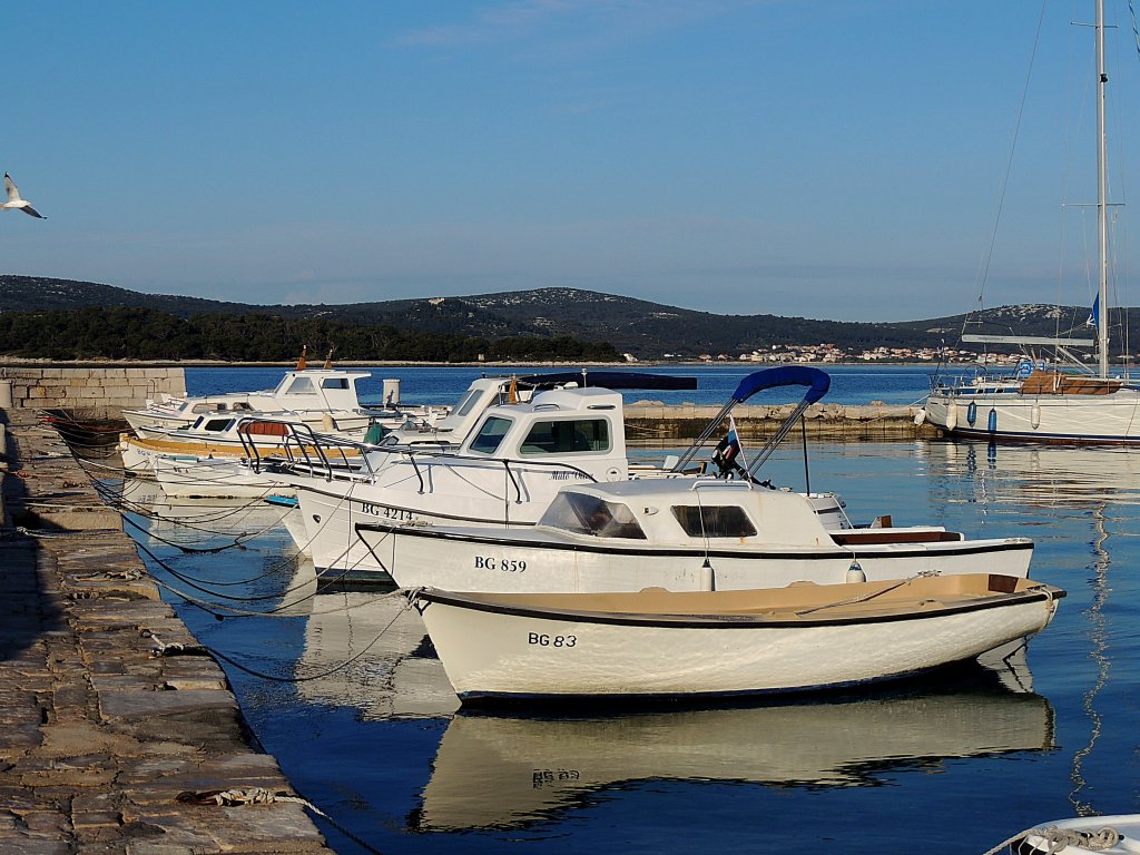  Bootparkplatz  in Biograd; 130523