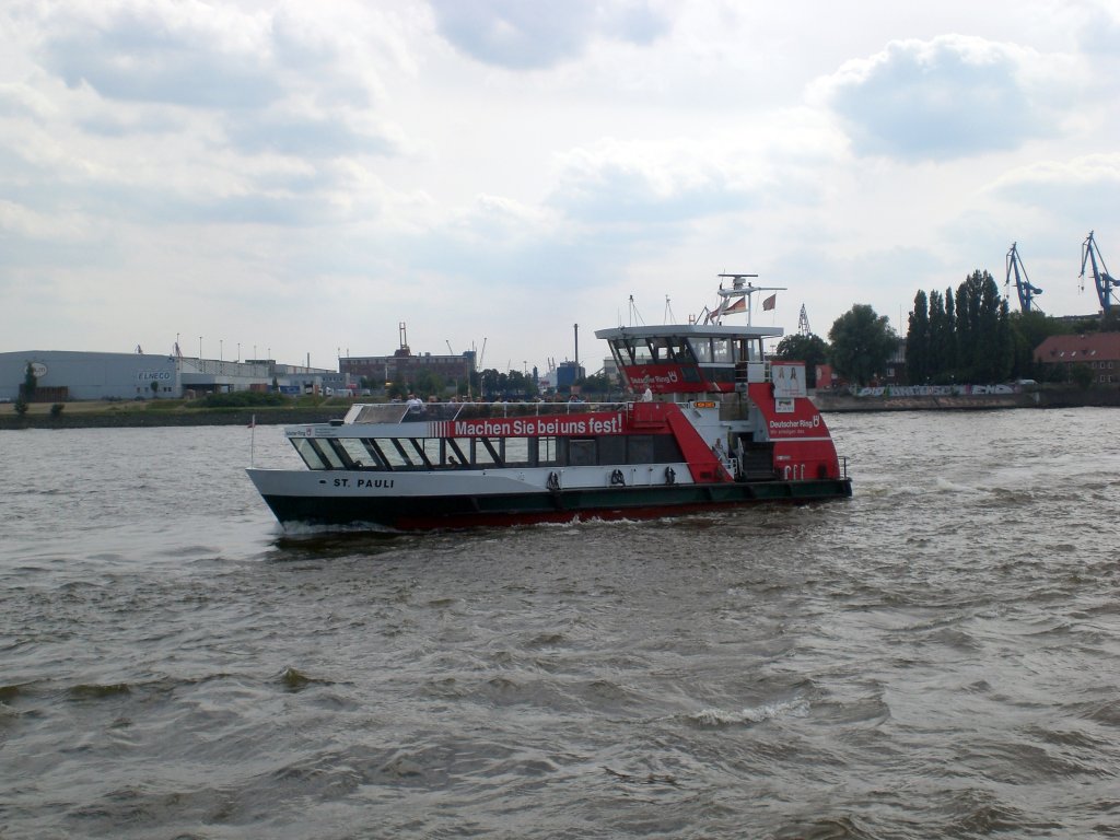  Die Linienfhre St. Pauli als F62 nach Hamburg-Finkenwerder Landungsbrcken an den Landungsbrcken Hamburg St. Pauli.(21.7.2009) 