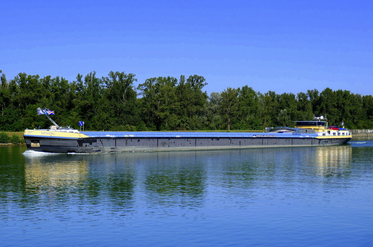 GMS Kenyro, rheinaufwärts vor Breisach, L=110m, Tonnage 3126t, 1622PS, Baujahr 2021, Heimat Belgien, Aug.2024