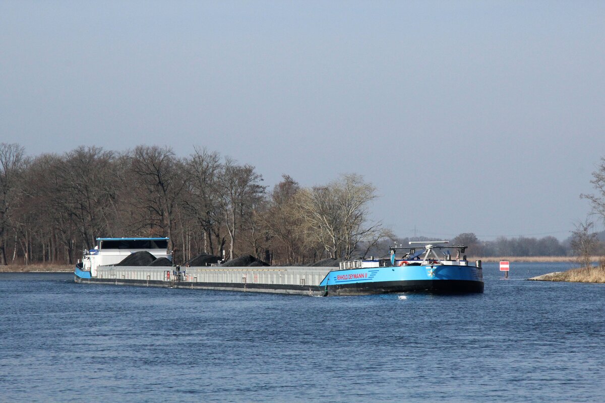 KVB mit GSL  REINHOLD DEYMANN II  (02338775 , 86 x 9,60m) & SGMS  REINHOLD DEYMANN I  (02338773 , 86 x 9,60m)  am 29.02.2024 auf der  UNTEREN HAVEL WASSERSTRASSE  Höhe Fahrlander See zu Berg nach Berlin. 