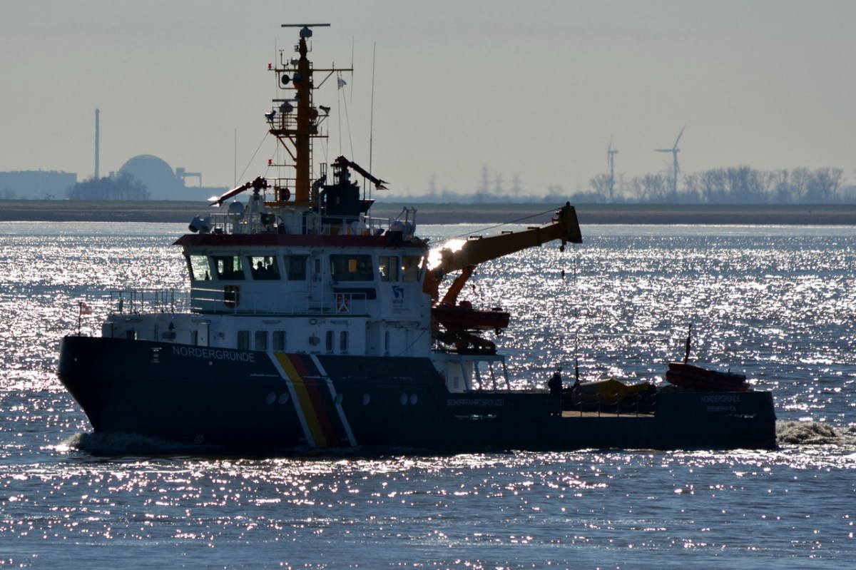 NORDERGRÜNDE  Tonnenleger   12.03.2014   Bremerhaven  