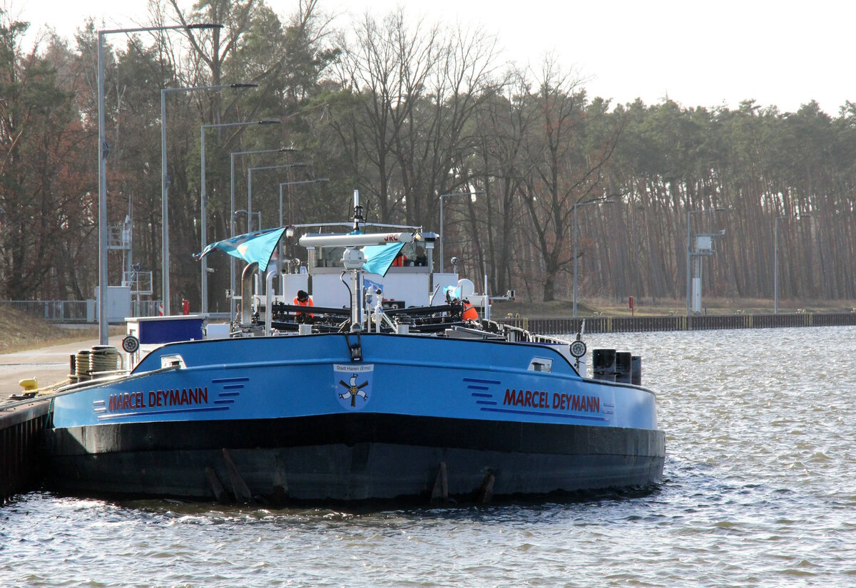 TMS  MARCEL DEYMANN  (02325307 , 105 x 9m) lag am 01.02.2024 im Oberwasser der Schleuse Zerben  /  ELBE HAVEL KANAL.  Das TMS hat Ladung am Tankwagen abgegeben.