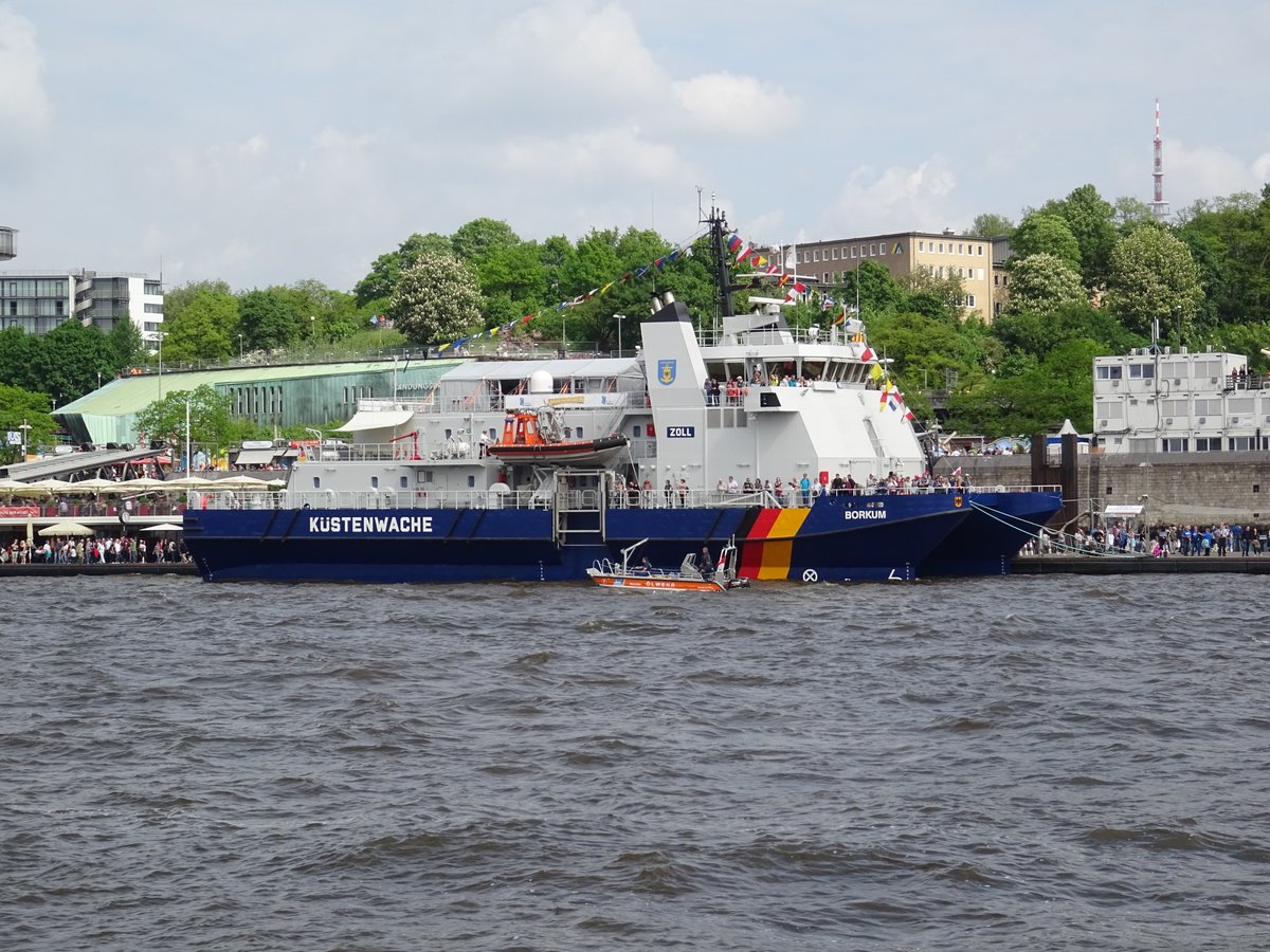 Zollkatamaran BORKUM in Hamburg 12.05.18