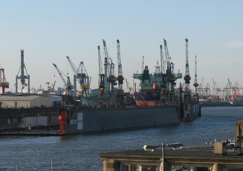 Blohm+Voss Dock 10
24.11.2007