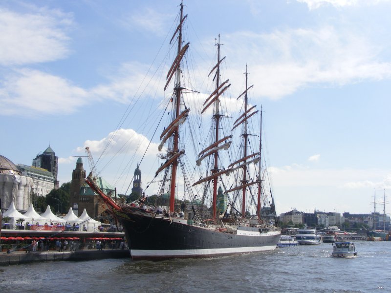 Die Sedov im Hamburger Hafen 