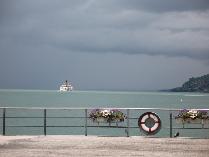 Gewitterstimmung an der Anlegestelle in Vevey.