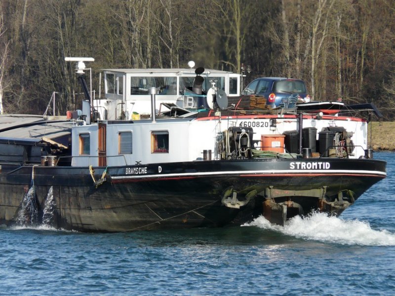 Heckansicht vom Binnen-Frachtschiff  Stromtid .