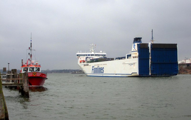 MS BIRKA EXPRESS, IMO 9131993, Baujahr 1997, 155m lang und 22m breit im  Liniendienst für FINNLINES Marieham 