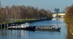 Eisbrecher (nach Umbau auch als Schubboot zu verwenden) des WSA Berlin  SEELÖWE . ENI 05028840. L=22,00m; B=5,10m. Vor dem Bug, der Leichter ENI 05041220 des WSA Berlin. L=19,48m; B=5,12m. Der Verband war zur Sperrung der Unteren Havel-Wasserstraße eingesetzt. Grund war der Brückenabriss der Freybrücke in Berlin-Spandau. Foto:18.03.2015