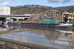 ANNABELL (211499220) beim Beladen im Hafen Plochingen 24.02.2024