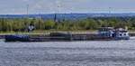 GMS FALKLAND, 02316222; wartet am Kai bei der Schleuse von Lanaye auf das Signal um in die Schleuse einfahren zu können.