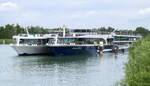 KFGS Scenic Crystal und KFGS Avalon Vista haben in Breisach am Rhein festgemacht, Aug.2024