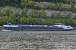 TMS DOLFIJN, fhrt zu Berg auf dem Albert Kanal an der Schleuse Lanaye vorbei.