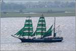 Die aus der Bierwerbung bekannte Bark ALEXANDER VON HUMBOLDT segelte am Nachmittag des 05.05.2007 an Bremerhaven vorbei Weser aufwrts. Im Gegenlicht kommen die grnen Segel besonders gut zur Geltung.