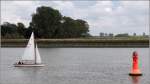 Das Segelboot mit dem Segelzeichen GER 619 bei einem Törn auf der Weser vor der Insel Harriersand. 14.09.2014