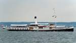 Der letzte Raddamper auf dem Bodensee  DS Hohentwiel  fhrt unter sterreichischer Flagge. Bei Meersburg am 24.09.2010