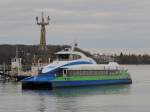  Fridolin  Der Katamaran läuft in anscheinend neuem Farbkleid in Konstanz ein (10.04.2013)