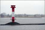 Das Unterfeuer Pagensand-Nord steht am Nordende der Elbinsel Pagensand in einer Entfernung von mehr als 1300 m zum Oberfeuer Kollmar. Der Turm ist 20 m hoch. Aufnahmedatum: 29.03.2006