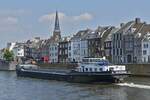 GMS Carina, ENI 02324761, L 70 m; B 8,20 m; 926 t; Flagge NL; Heimathafen Werkendam; begegnet uns bei einer Schiffsrundfahrt auf der Maas in Maastricht. 06.2024