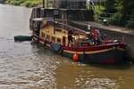 Das Hausboot HOOP DOET LEVEN hat ebenfalls in der Schleuse BOOSCHERVELD festgemacht.