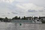 Hotelschiff THE GENTLEMAN, 02339898; L 135 m; B 11,45 m; Passagiere max 172; gesehen auf der Maas am Ufer in Maastricht. 19.07.2024