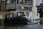 Hausboot BEL AMY liegt im Hafen von Maastricht am Kai. 11.09.2024