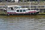 Motorboot Pascha IV, liegt am Boots Kai im Hafen von Maastricht. 06.2024