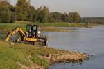 Erneuerungsarbeiten bei Niedrigwasser. Die Oder bei Aurith am 25.09.2009