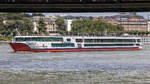 MS Rhein Melodie der Nicko Cruises verlässt am 14.07.2024 die Domstadt Köln