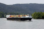 CMS COVANO ENI 02323931 L.135 m B.16,90 m T. 5165 TEU 398 4 Lagen 500 5 Lagen Flagge Niederlande auf dem Rhein zu Berg am 25.07.2024 bei Andernach.