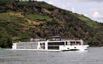 FGKS VIKING HILD ENI 07002058 Flagge Schweiz auf dem Rhein zu Berg am 18.07.2024 bei Oberwesel.