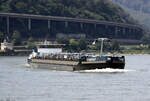 TMS CHIMO ENI 02337215 L.110 m B.11,45 m T.3149 Flagge Niederlande auf dem Rhein am 02.09.2024 zu Berg in Andernach.