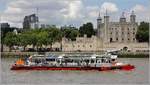 Das Fahrgastschiff CITY DELTA ist auf der Themse in London Höhe Tower unterwegs. 06.06.2019