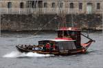 Die CATRAIOS DO DOURO (Portugiesisches Kennzeichen: P-179-AL) ist eines der vielen typischen Fahrgastschiffe auf dem Douro in Porto und Vila Nova de Gaia. 02.05.2015