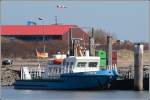 Das Bereisungsschiff BALTRUM IV der Baltrum-Linie am 04.04.2007 im Hafen von Baltrum. Das Schiff wurde 1982 bei der Schiffswerft Diedrich in Oldersum gebaut. Bei einer Lnge von 15,44 m und einer Breite von 4,30 m hat es nur einen Tiefgang von 58 cm (beladen). Mit seinen beiden MAN Dieseln zu je 277 kW kann es eine Geschwindigkeit von 21 Knoten erreichen.

