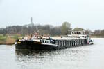 GMS  DREADNOUGHT  (04601680 , 75 x 8,35m)  ,  bog am 19.03.2024 aus dem Elbe-Seitenkanal zu Berg kommend , bei Edesbüttel nach Steuerbord in den  MITTELLANDKANAL  zu Tal ein.