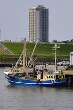 RUNGHOLT (211430000) im Hafen von Büsum 01.06.2024