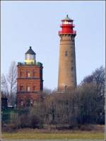 Der alte (links) und neue Turm auf dem Kap Arkona auf Rgen. Der alte Turm ist 21 m hoch und war von 1826 bis 1905 in Betrieb. Sein Nachfolger ist 35 m hoch. Beide Trme stehen unter Demkmalschutz. Scan eines Dias vom 29.03.2003.