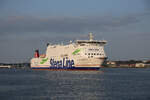 Die STENA GERMANICA veläßt hier am 20.08.2024 mit Ziel Göteborg den Kieler Hafen. Die Fähre begibt sich zunächst, wie hier zu sehen, rückwärts in die Kieler Förde, wo sie dann noch in Sichtweite wendet!