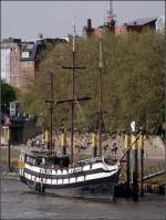 Seit 2001 liegt die ADMIRAL NELSON als Pannekoekschip in Bremen. Es handelt sich dabei um die 1958 gebaute und in der Fischerei eingesetzte CONWAY. Nach ihrer Auerdienststellung wurde sie 1985 zu einer 24-Kanonen-Fregatte des 18. Jahrhunderts umgebaut. 2000 wurde sie erneut umgebaut und dient seither als Restaurantschiff auf der Weser. 23.05.2010