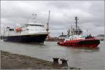 Die NATIONAL GEOGRAHIC EXPLORER (IMO 8019356) wird am 27.04.2013 auf ihrer Fahrt durch den Verbindungshafen zur Lloyd Werft in Bremerhaven vom Schlepper RT DARWIN (IMO 9556894) untersttzt. Die NATIONAL GEOGRAHIC EXPLORER ist 112 m lang und 16,5 m breit. Heimathafen ist Nassau (Bahamas).