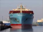 Die 1998 gebaute MAERSK MISSOURI (IMO 9155121) liegt am 17.02.2014 in Bremerhaven. Dieses Containerschiff ist 292 m lang, 32 m breit, hat eine GT von 50.698, eine DWT von 62.226 t und eine Kapatzität von 4.306 TEU. Heimathafen ist Norfolk, VA (USA).