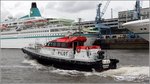 Die 2015 gebaute VISURGIS vor den an der Columbuskaje in Bremerhaven liegenden Schiffen der Phoenix Reisen. 31.07.2016