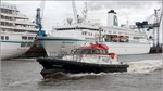 Die 2015 gebaute VISURGIS vor den an der Columbuskaje in Bremerhaven liegenden Schiffen der Phoenix Reisen. 31.07.2016