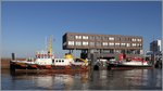 Das Lotsenhaus in Bremerhaven steht an der Geestemündung. Davor liegen die in Bremerhaven stationierten Lotsenversetzer WESERLOTSE und VISURGIS. 27.09.2016