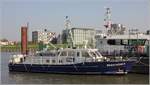 Das 1985 gebaute Zollboot WESERMÜNDE an seinem Liegeplatz in Bremerhaven. Es ist 17,22 m lang und 4,22 m breit. 22.09.2020