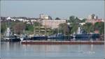 Von links nach rechts sind zu sehen: Tender A 512 MOSEL, der Betriebsstofftransporter A 1425 AMMERSEE, die Masten des Schulschiffes GORCH FOCK, der Bergungsschlepper A 1458 FEHMARN und der Tender A 513 RHEIN. Sie lagen am 11.05.2008 im Tirpitzhafen in Kiel.