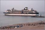 Die CELEBRITY CONSTELLATION (IMO 9192399) verlsst am 13.06.2007 gegen 21:50 Uhr Rostock-Warnemnde. Das Schiff wurde 2002 gebaut, ist 294 m lang, 32 m breit, hat eine GT von 90280 und fhrt unter der Flagge der Bahamas.