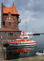 DGzRS Seenotrettungsboot Hertha Jeep an seinem Liegeplatz am Hafenamt Stralsund. Aufnahme vom 21.05.2016