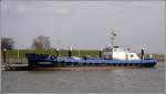 Der Vesorger TRANSPORTER III der Jade Dienst GmbH am 08.03.2008 im Hafen von Wilhelmshaven. Das Schiff wurde 1964 auf der Arminius-Werft in Bodenwerder gebaut, ist 33 m lang und 5,5 m breit.